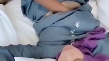 Bokep Jilbab – Bunda Jilbab Keluar Bersama Ajudan Pribadi