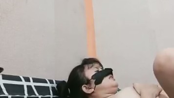 Tante Mulus Meki Tembem Digerayangi Tubuhnya