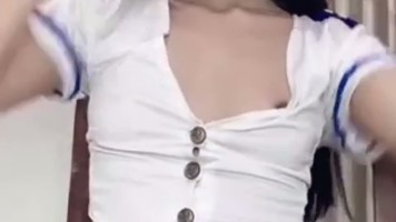 JESS Cantik Buka Bawahan Pamer Memek