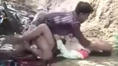 Dengan Santainya Ngewe Di Pantai