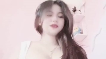 Tidur Bareng Si Cantik Sambil Nenen Toketnya Bagus Mango
