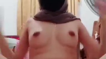 Bokep Indo Anita Azizah Jilbab Bugil Pap Colmek