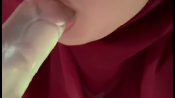 Ibu Guru Jilbab Chubby Kacamata Tobrut Colmek Dildo