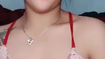 Adelia Colmek Seksi Pake Dress Merah