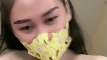 Bokep Indo Aurel Cantik Ngangkang Kobel Memek Dream